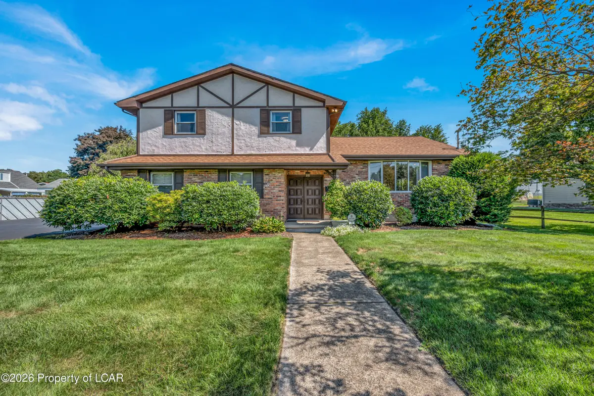 20 Brazil Street, Wilkes-Barre - 4 bed - 2 bath - 3,008 SF