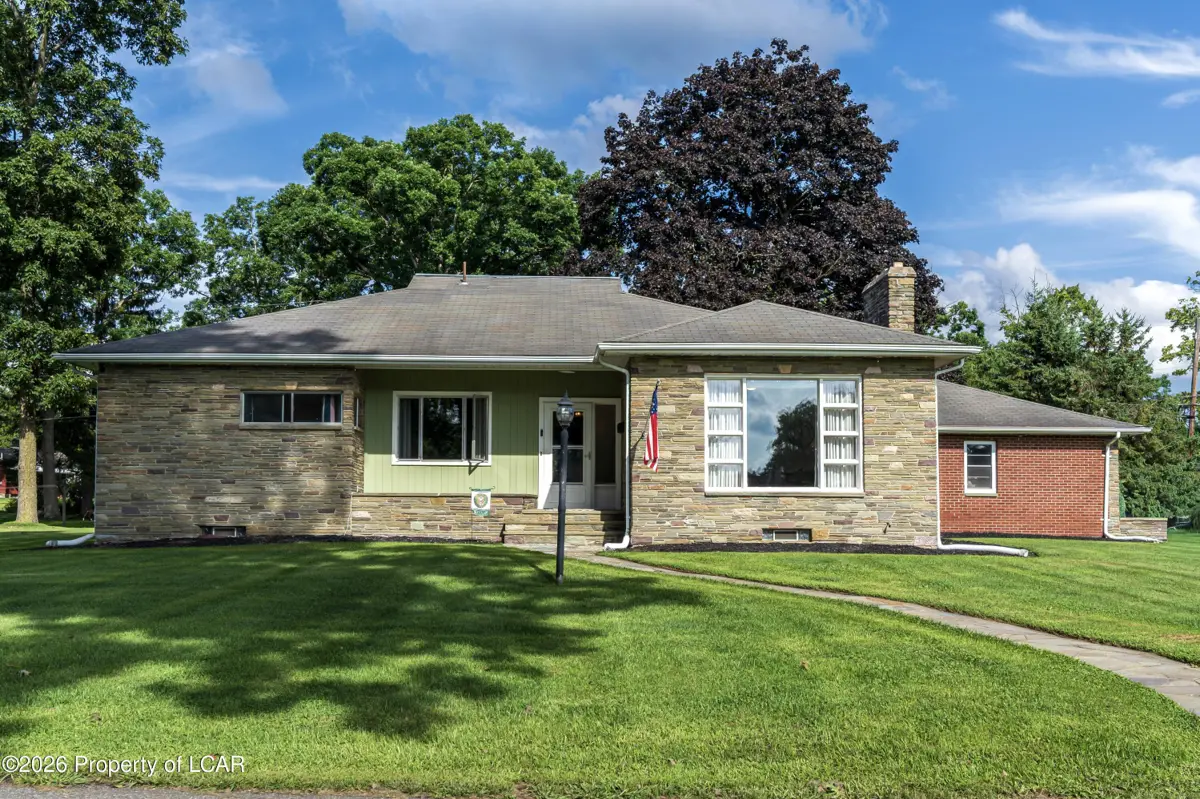 12 Beech Street, Mountain Top - 3 bed - 2 bath - 1,718 SF