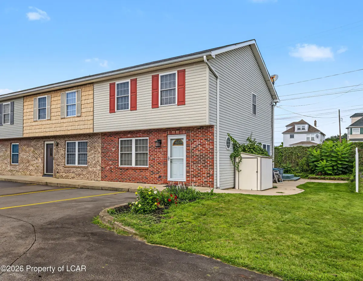 100 E Newport Street, Hanover Township - 2 bed - 2 bath - 1,817 SF