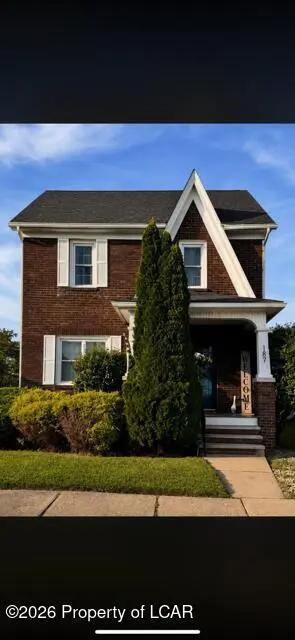 187 New Elizabeth Street, Wilkes-Barre - 3 bed - 2 bath - 1,842 SF