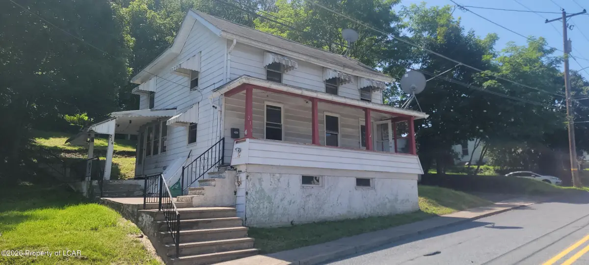 216 W Main Street, Weatherly - 4 bed - 1 bath - 1,350 SF