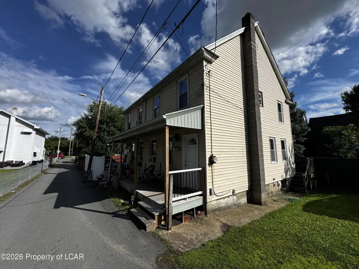 18 Oakley Lane, Wilkes-Barre in Wilkes-Barre