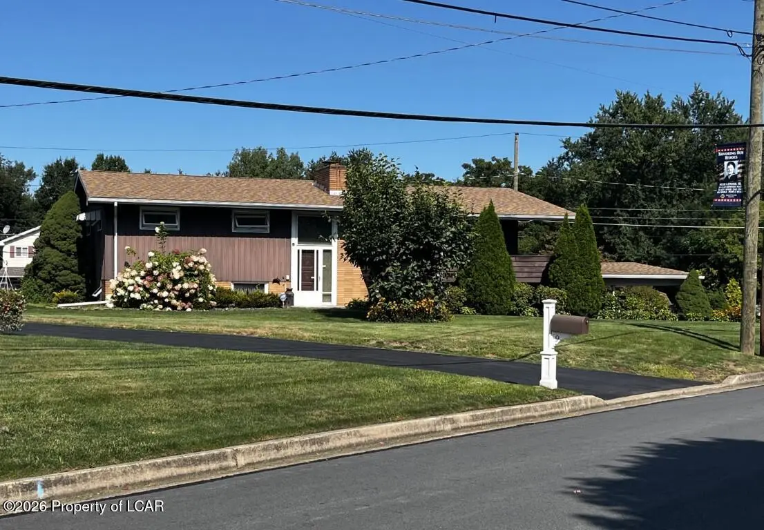 3 Lincoln Drive, Hanover Township - 3 bed - 2 bath - 2,700 SF