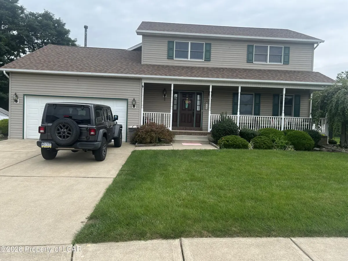 223 Red Coat Lane, Hanover Township - 3 bed - 3 bath - 3,300 SF