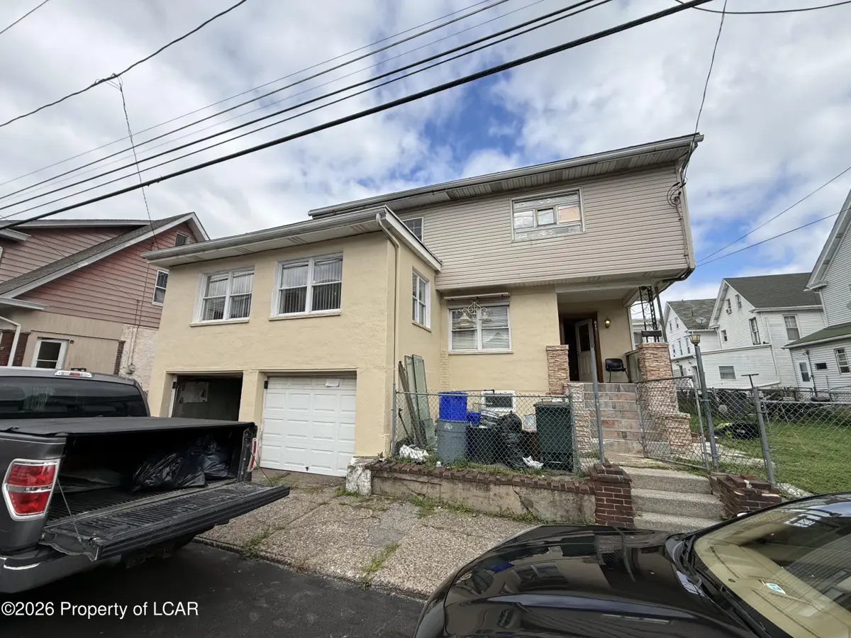 815 W 1st Street, Hazleton - 4 bed - 2 bath - 2,987 SF