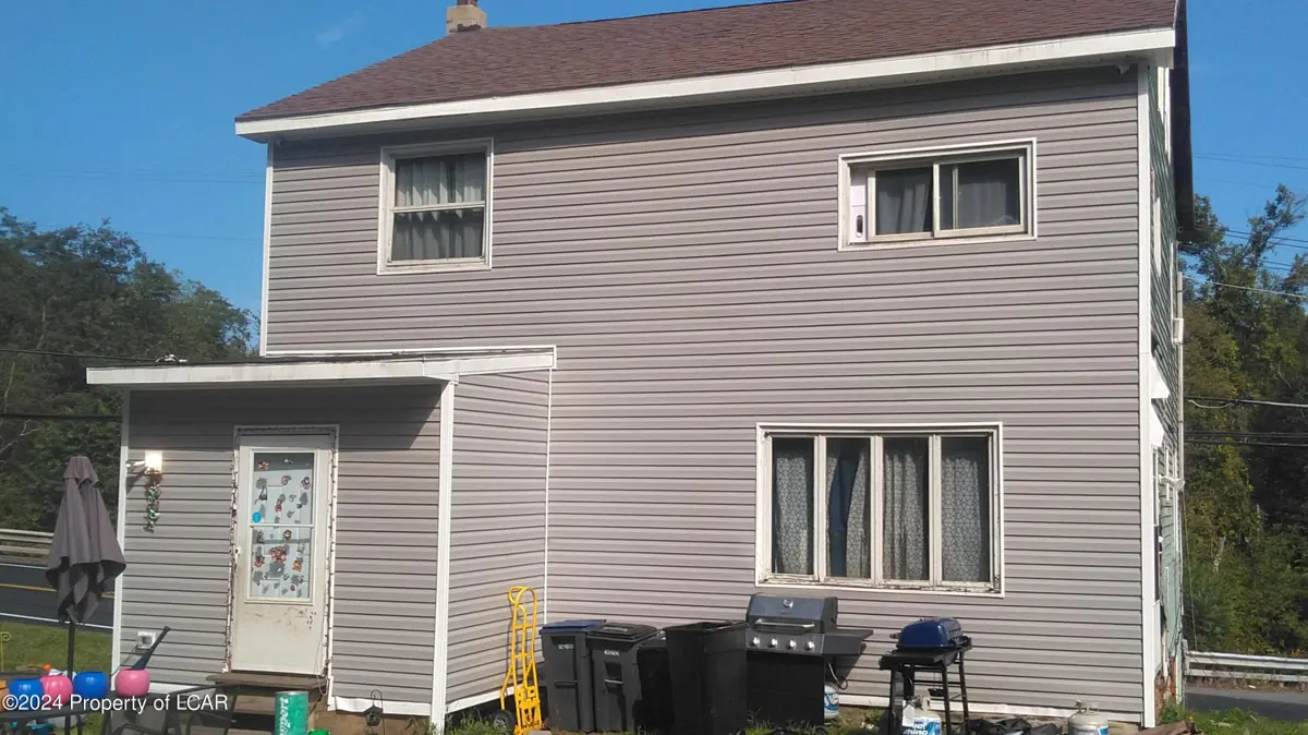 665 Pine Creek Drive, Barnesville - 4 bed - 2 bath - 1,792 SF