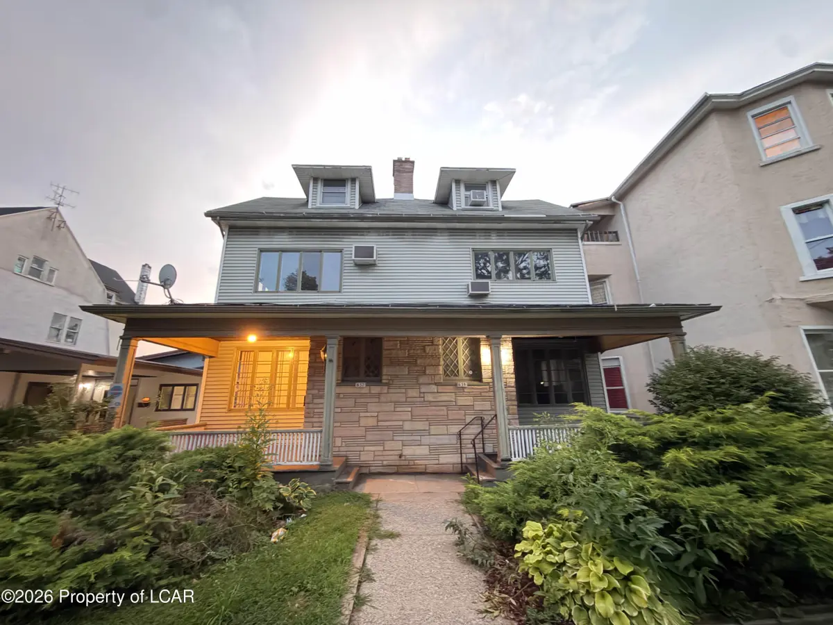 637 Monroe Avenue, Scranton - 1 bed - 1 bath - 800 SF