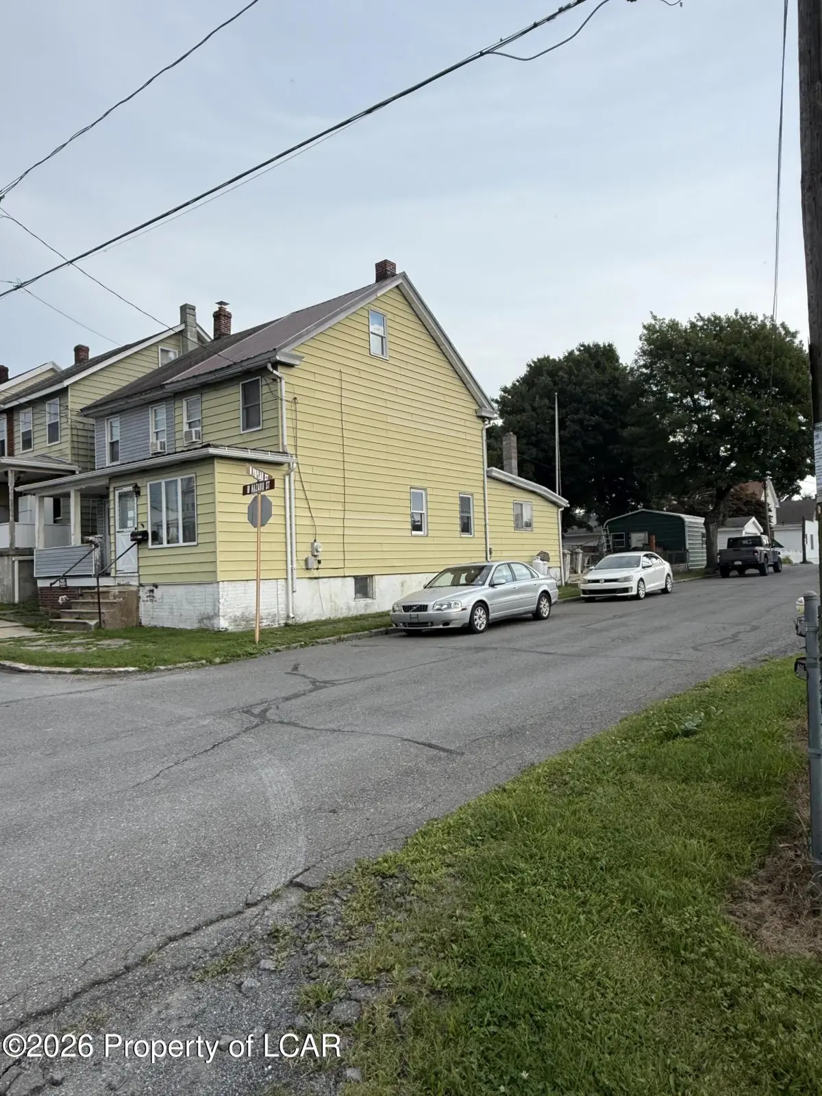 251 W Hazard, Summit Hill - 3 bed - 1 bath - 949 SF