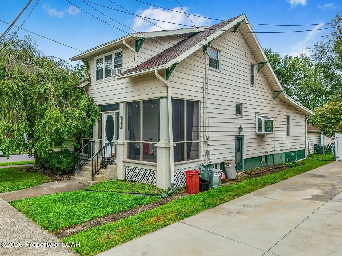 356 Winola Avenue, Kingston - 3 bed - 2 bath - 1,478 SF