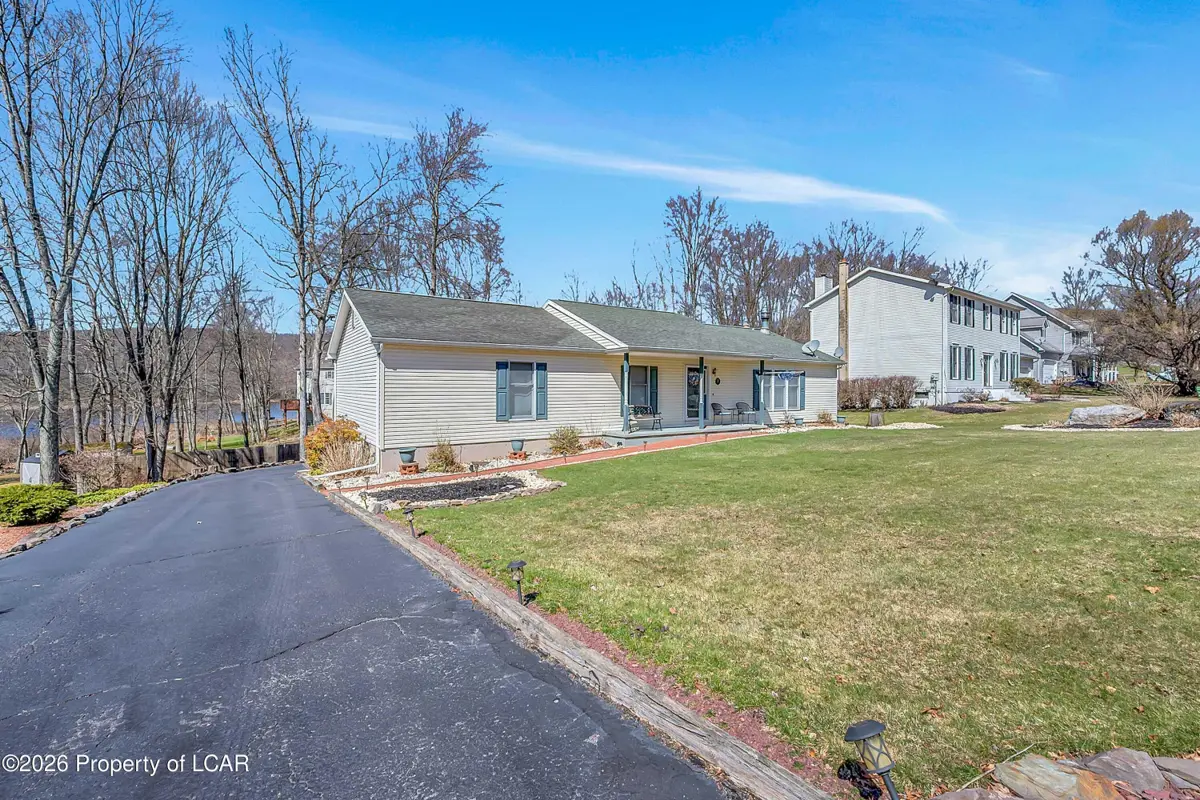 60 Lakeview Drive, Mountain Top - 1,848 SF