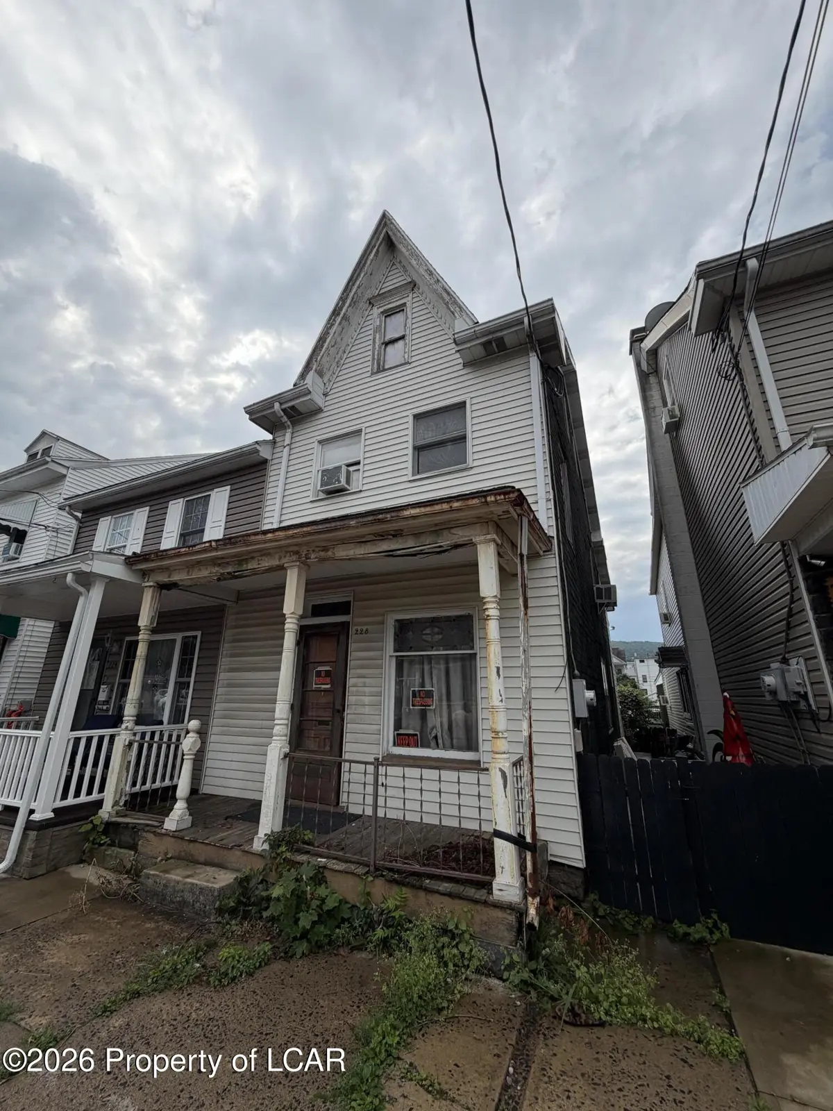 228 W 2nd Street, Mount Carmel - 3 bed - 1 bath - 899 SF