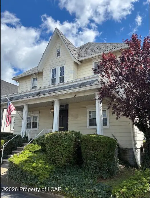 313 S Main Ave. (Top Floor), Scranton - 2 bed - 1 bath - 916 SF
