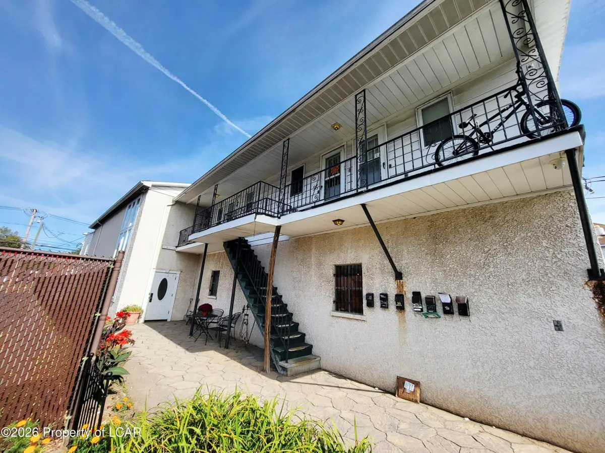 208 Wyoming Avenue 1, Wyoming - 1 bed - 1 bath - 500 SF