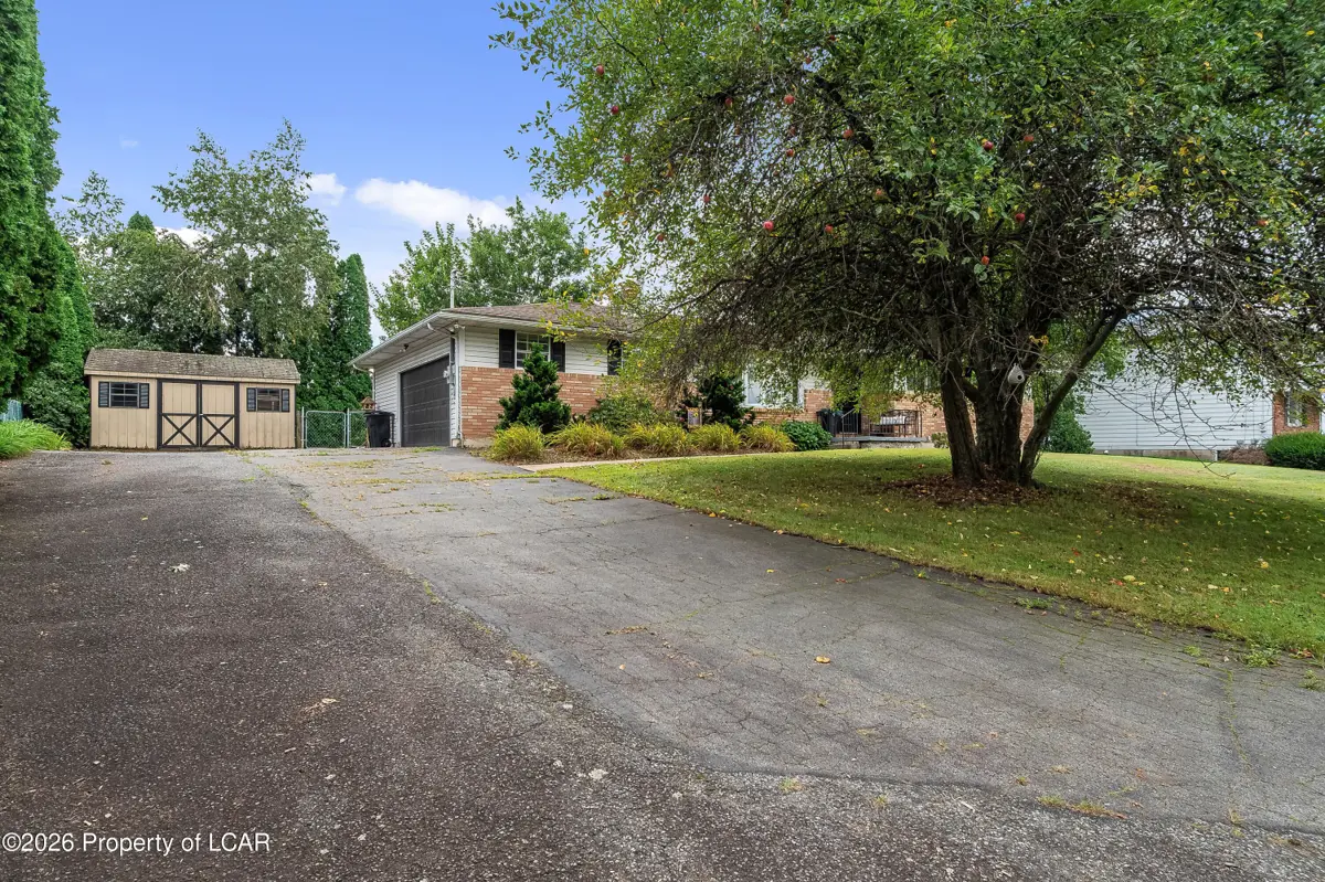 32 Redwood Drive, Wilkes-Barre - 3 bed - 2 bath - 1,962 SF