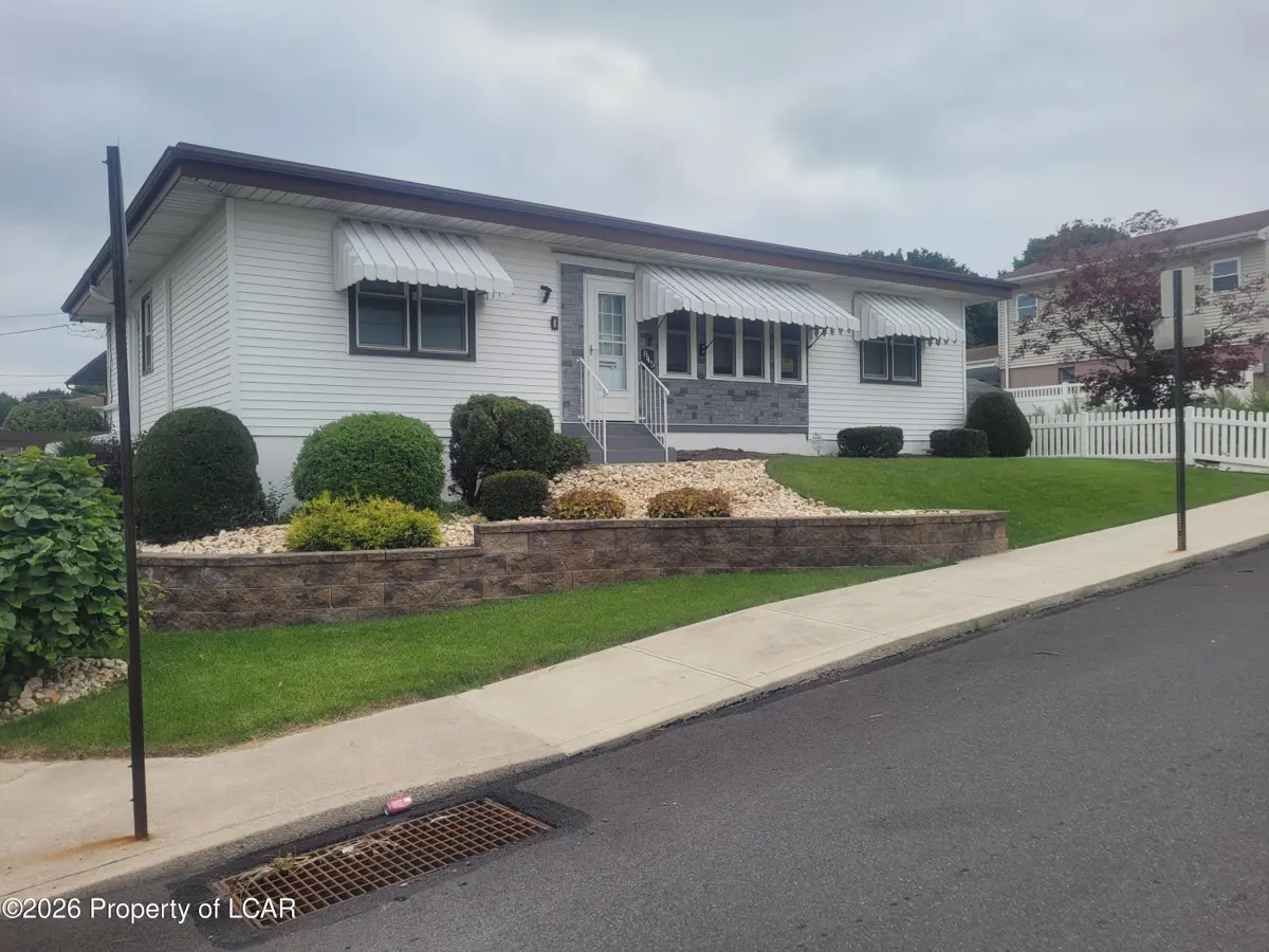 845 Lincoln Street, Hazleton - 2 bath - 2,900 SF