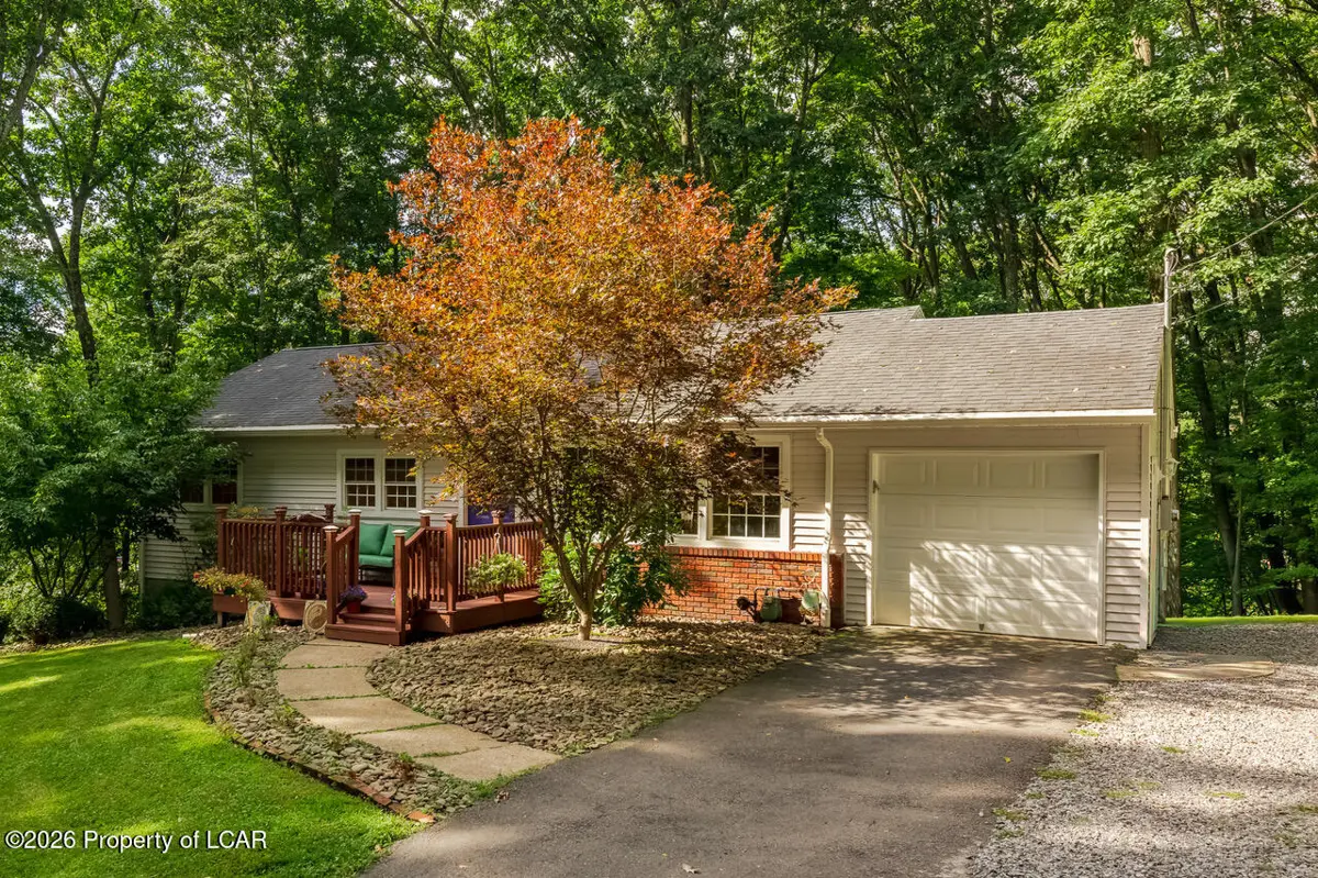21 Skyview Drive, Dallas - 4 bed - 2 bath - 2,082 SF