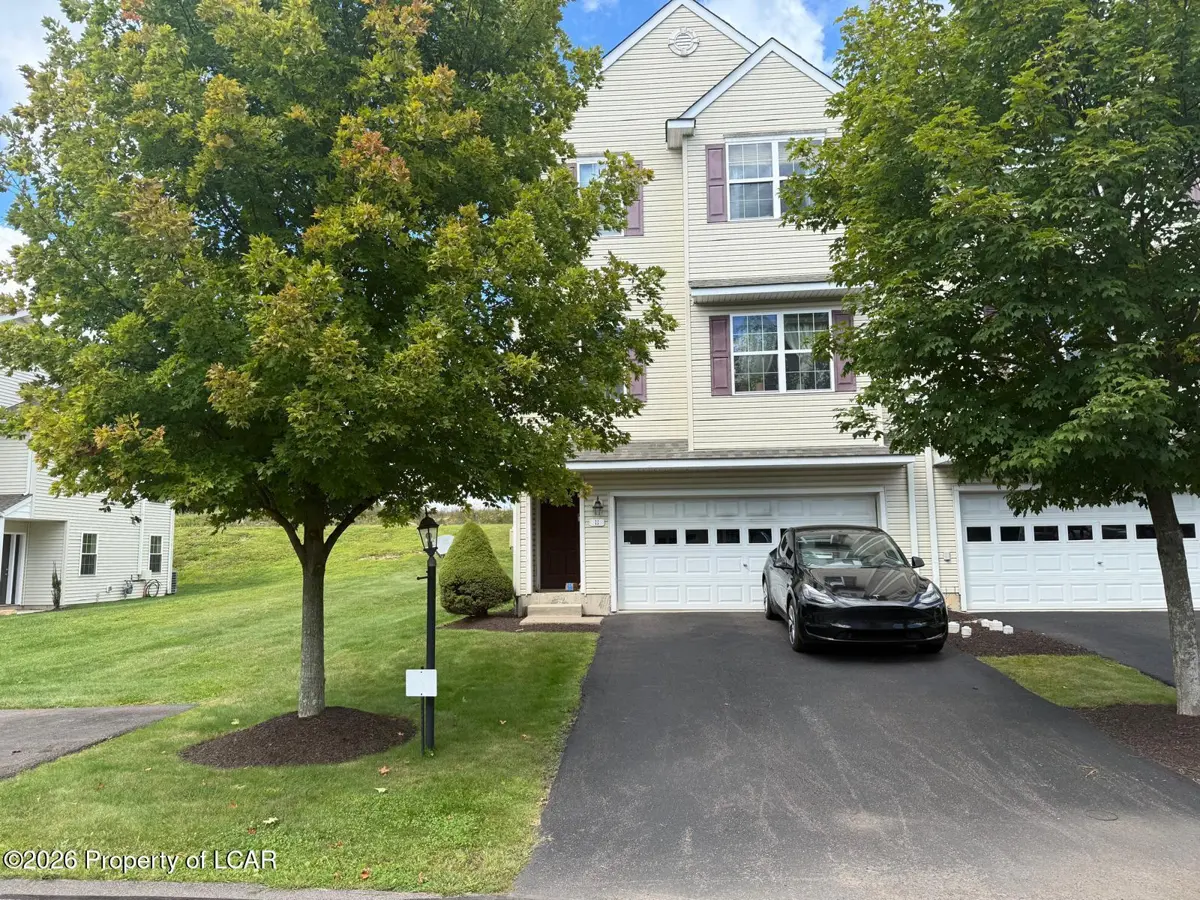 11 Nicole Lane, Hazleton - 4 bed - 4 bath - 2,752 SF
