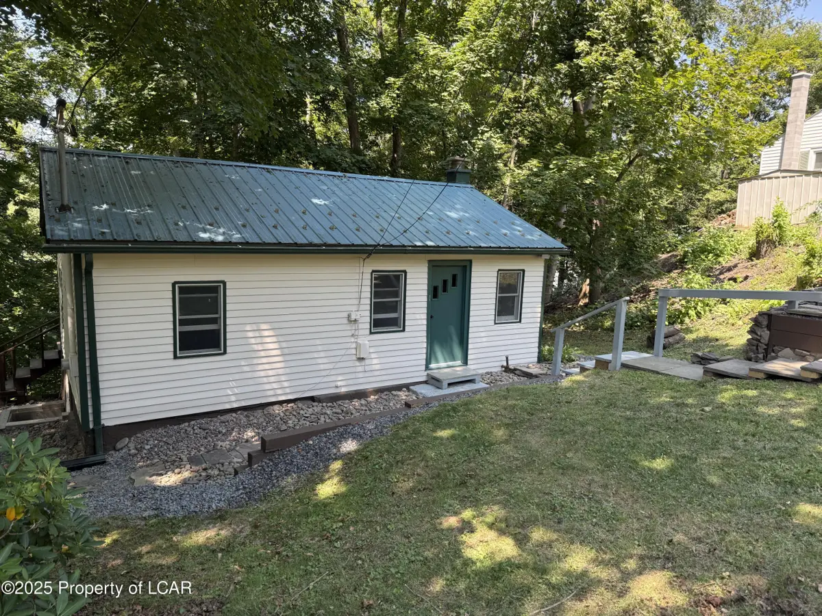 1 Sullivan Street, Tunkhannock - 1 bed - 1 bath - 513 SF