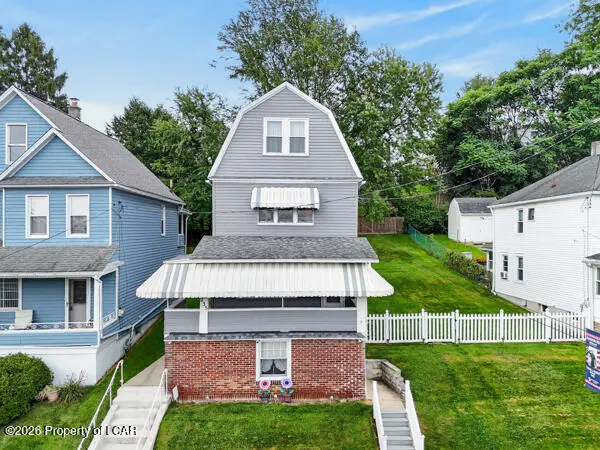 235 Lee Park Avenue, Hanover Township - 3 bed - 2 bath - 1,620 SF