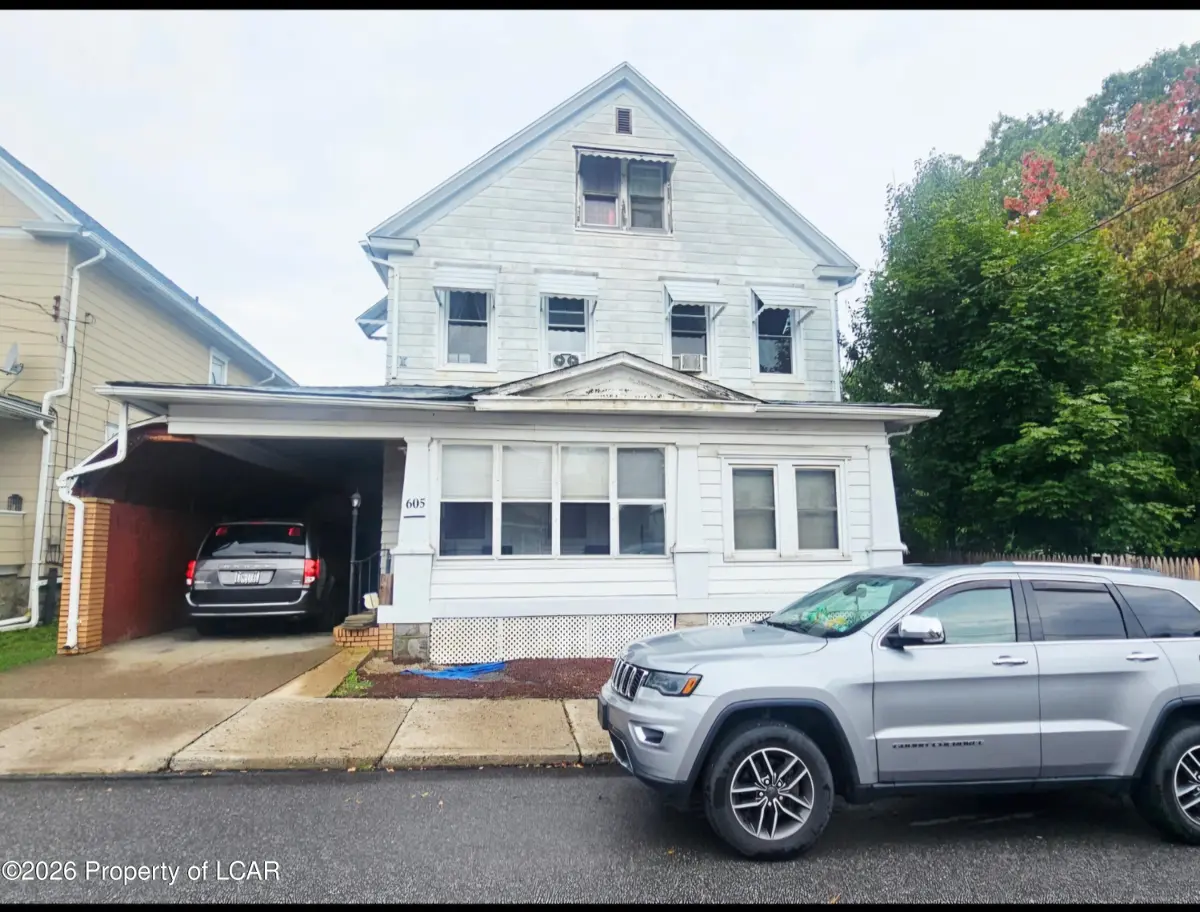 605 South Street, Freeland - 6 bed - 2 bath - 2,564 SF
