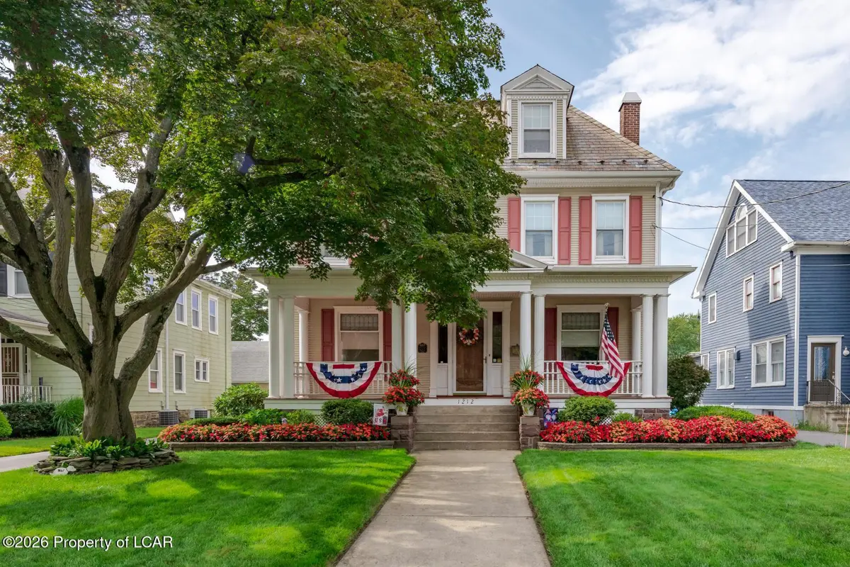 1212 Wyoming Avenue, Forty Fort - 6 bed - 4 bath - 3,848 SF