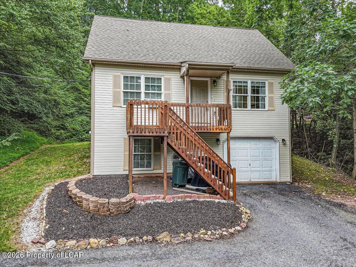 93 Edge Rock Drive, Drums - 3 bed - 2 bath - 1,490 SF