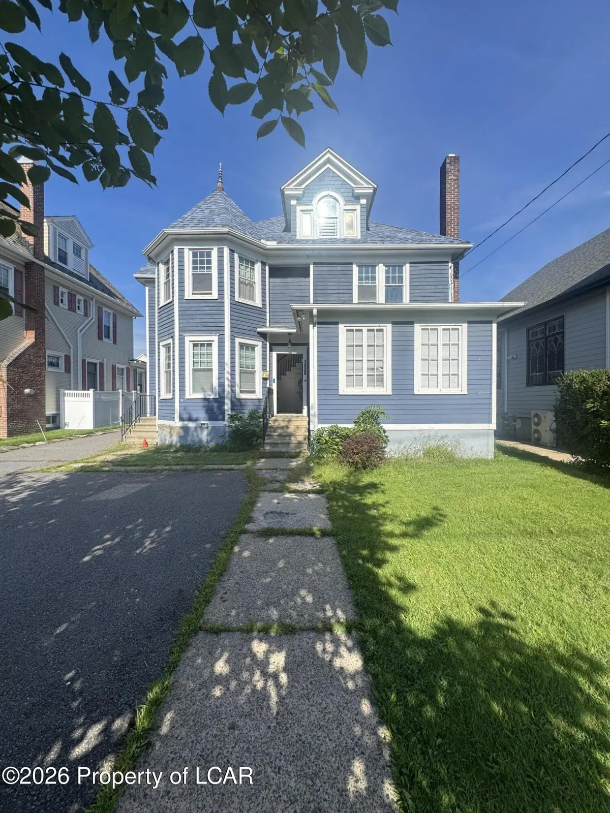 1220 Wyoming Avenue, Forty Fort - 5 bed - 6 bath - 3,400 SF