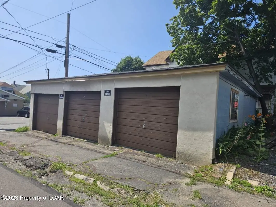 Emerald Court, Hazleton - 952 SF
