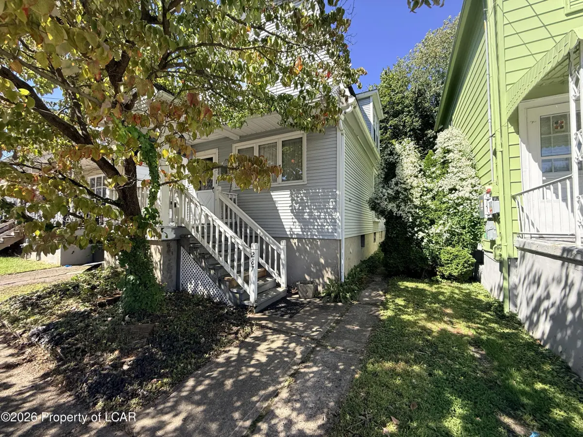 287 Plymouth Avenue, Wilkes-Barre - 3 bed - 1 bath - 1,127 SF