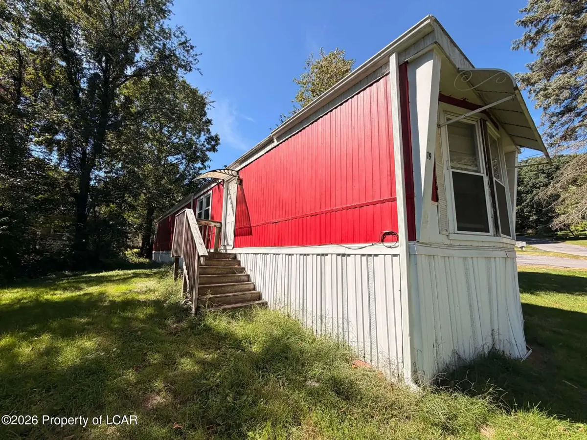 19 Mount Lookout, Exeter - 2 bed - 1 bath - 973 SF
