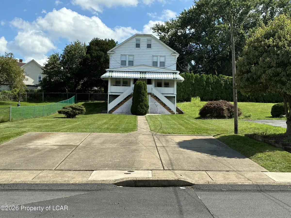 55 Coal Street, Nanticoke - 1,872 SF