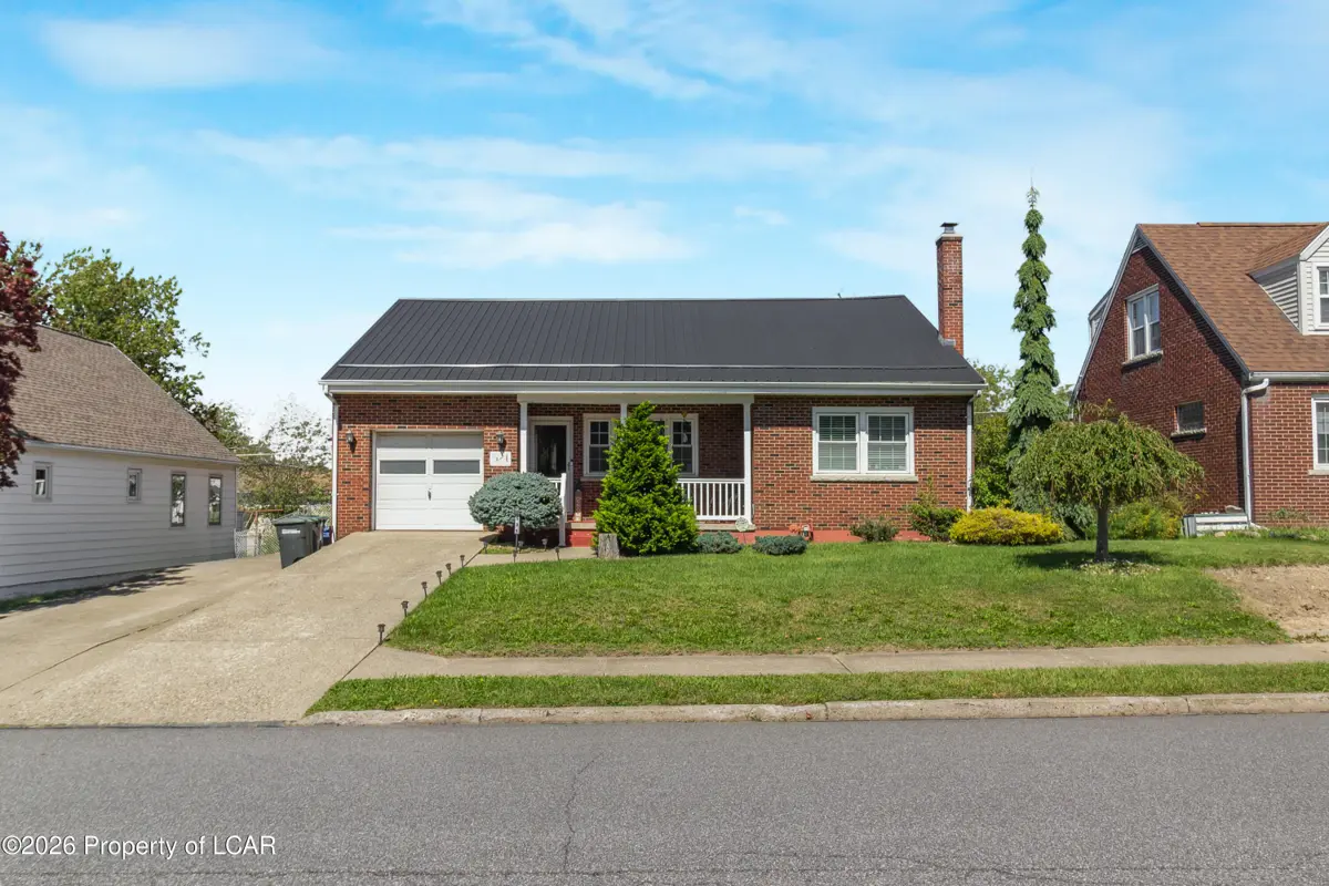 521 Muir Avenue, Hazleton - 3 bed - 3 bath - 3,293 SF