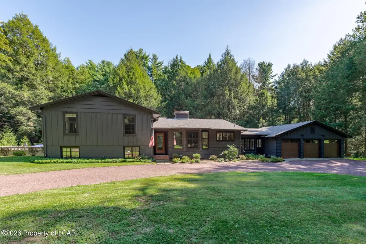 11 Hedge Road, Bear Creek Village - 4 bed - 3 bath - 2,700 SF