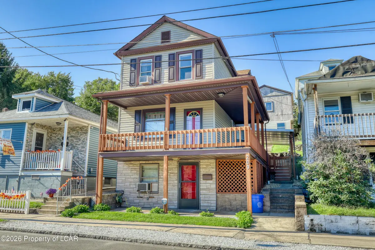 209 Bauer Street, Wilkes-Barre - 3 bed - 2 bath - 1,645 SF