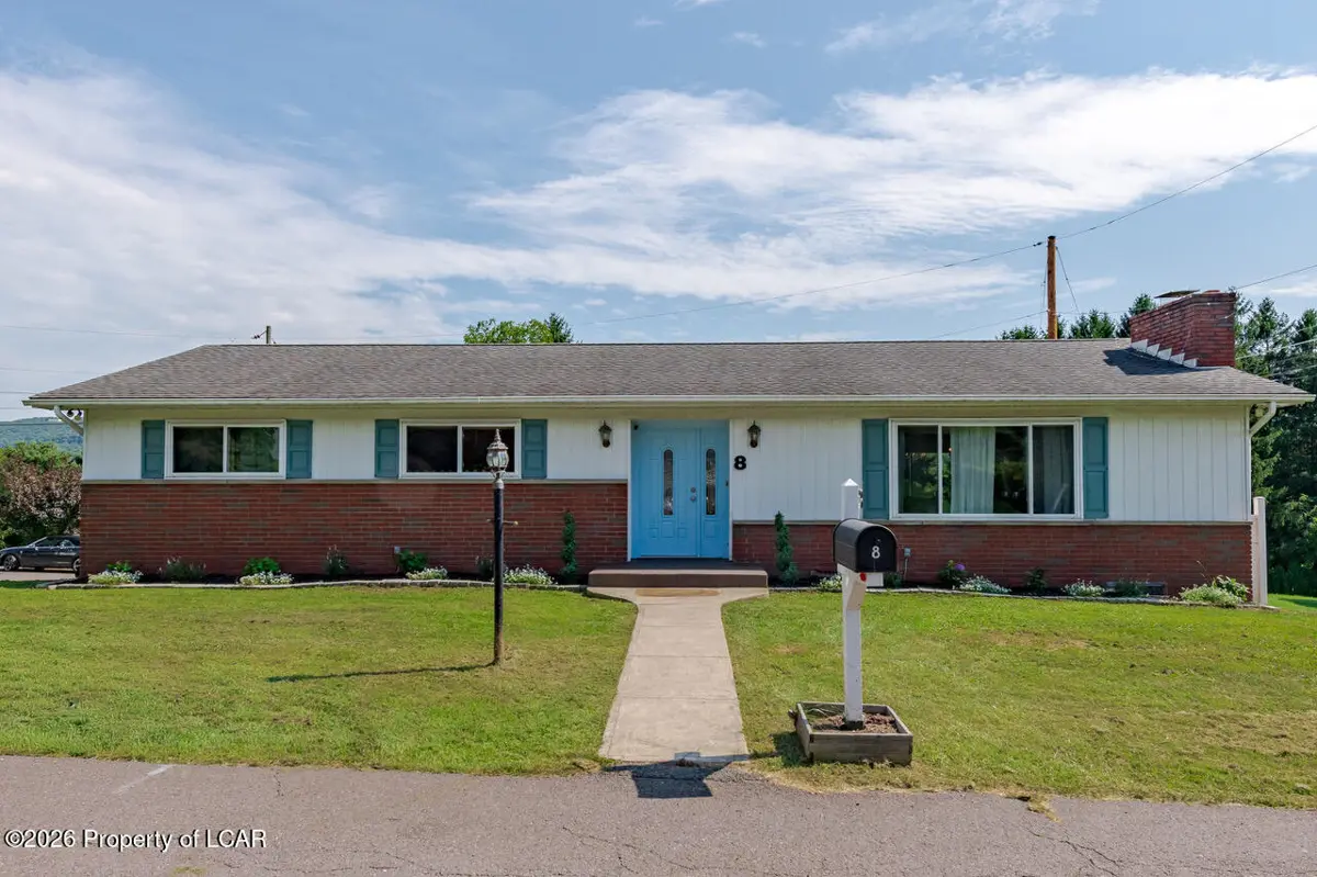 8 Hillside Road, Sugarloaf - 3 bed - 3 bath - 2,181 SF