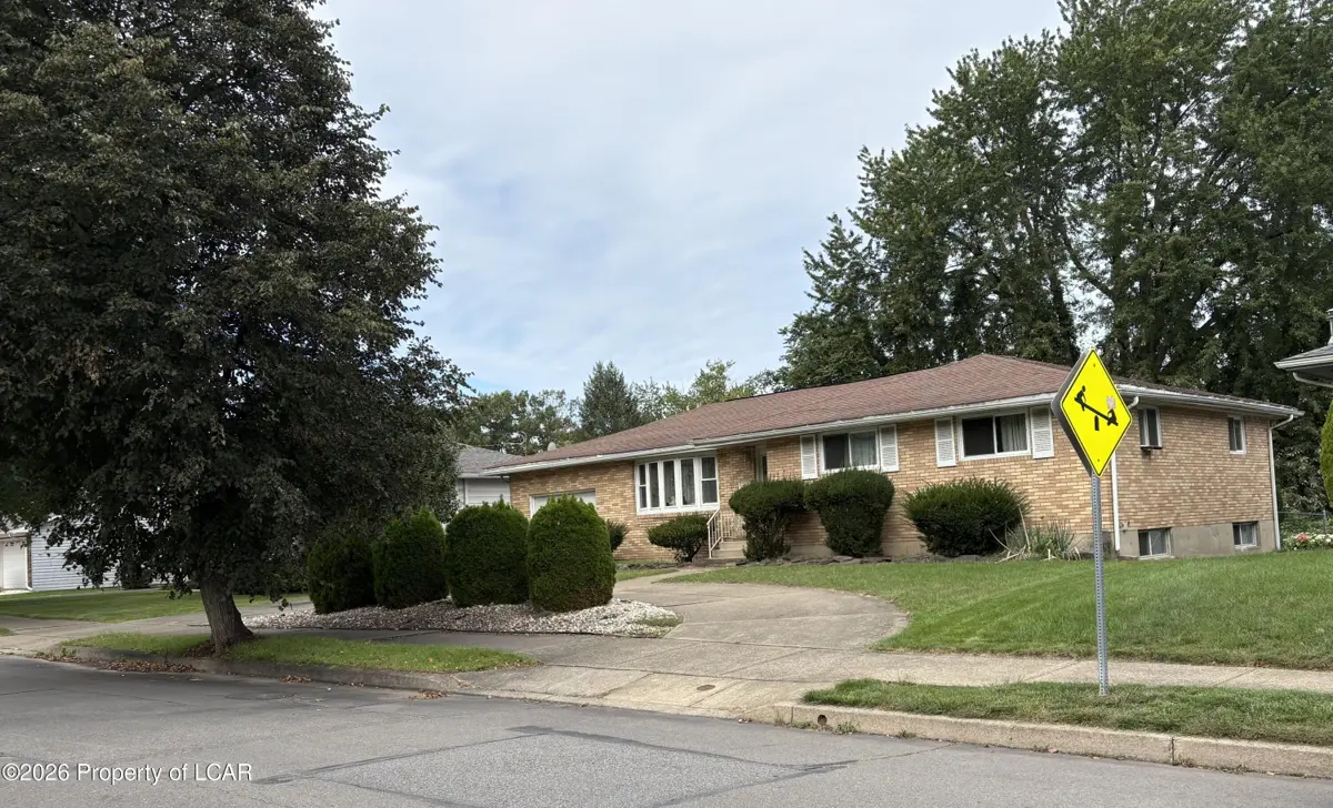 554 N Gates Avenue, Kingston - 3 bed - 3 bath - 1,356 SF