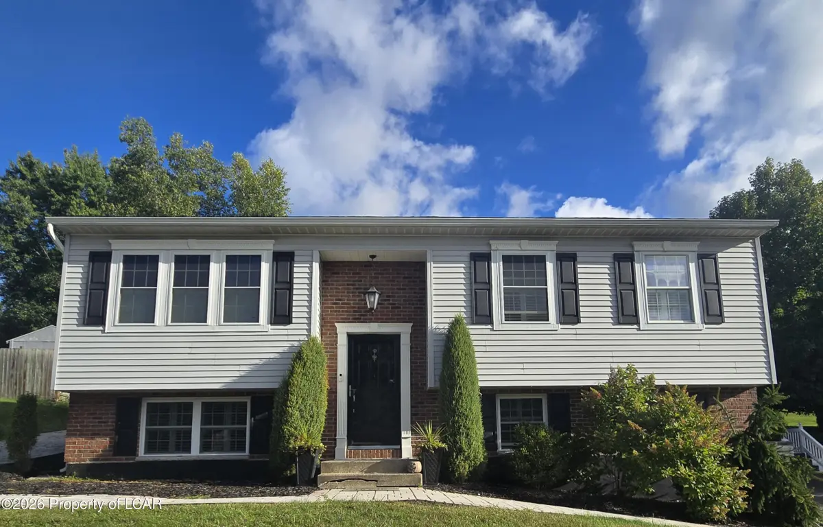 18 Vista Drive, Nanticoke - 2 bed - 3 bath - 2,054 SF