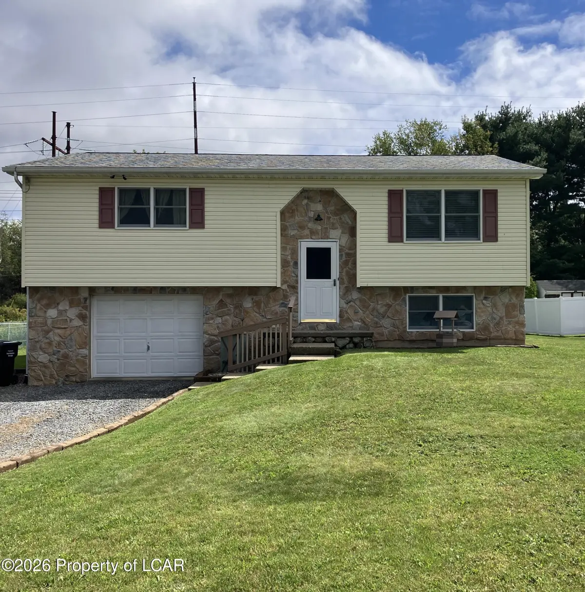 5 Fawn Drive, West Hazleton - 3 bed - 2 bath - 1,770 SF