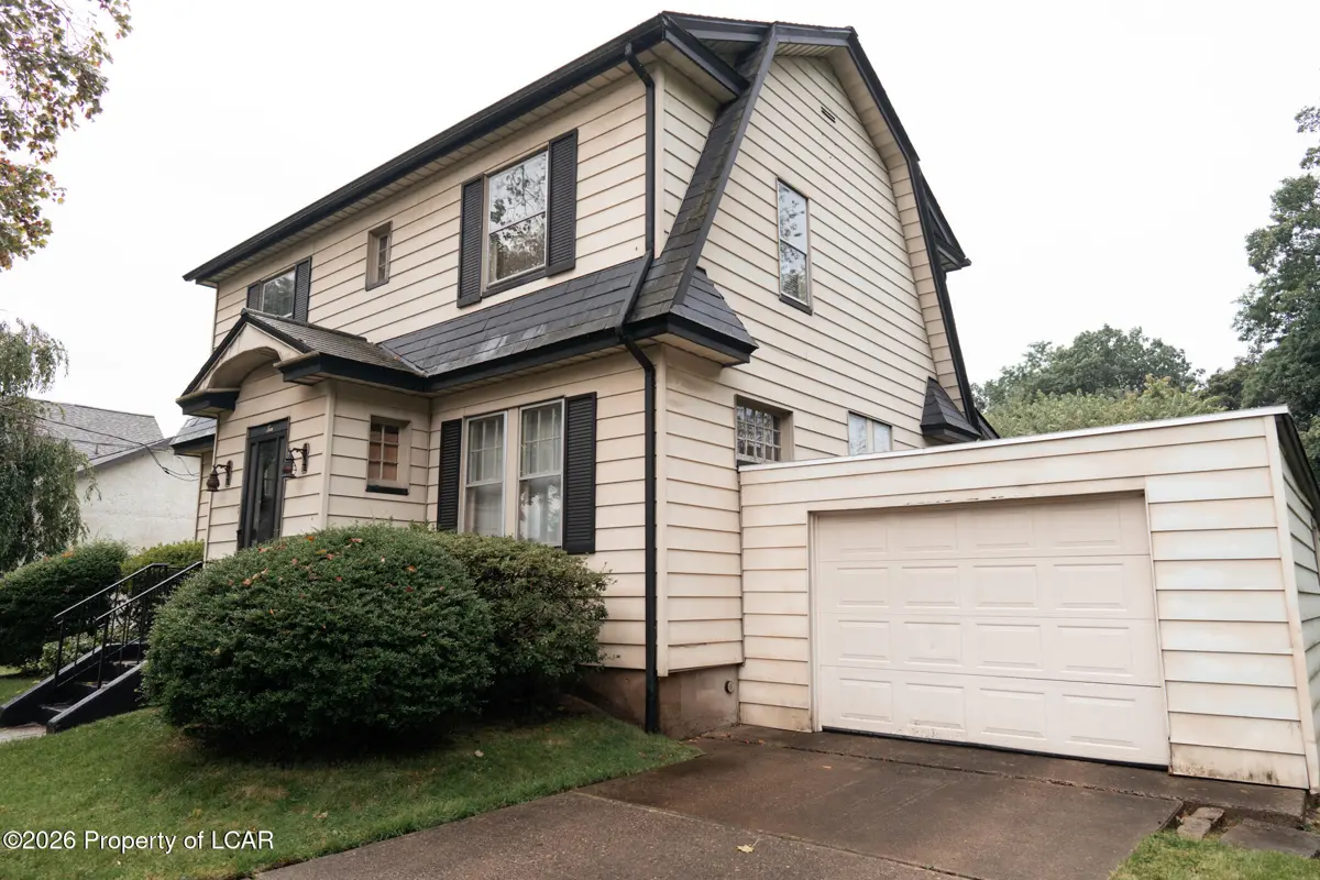 10 Terrace Street, Forty Fort - 3 bed - 1 bath - 1,613.34 SF