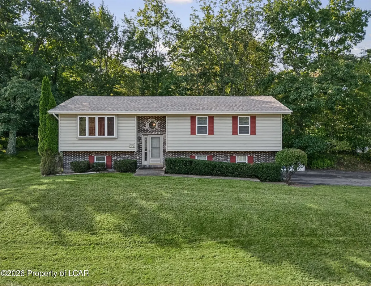 55 Charlwood Drive, Freeland - 4 bed - 3 bath - 1,874 SF