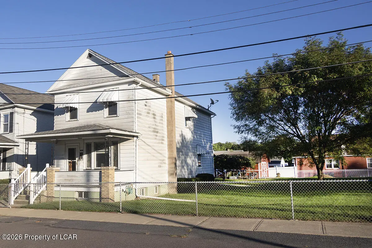 10 Krest Street, Plymouth - 3 bed - 2 bath - 1,602 SF