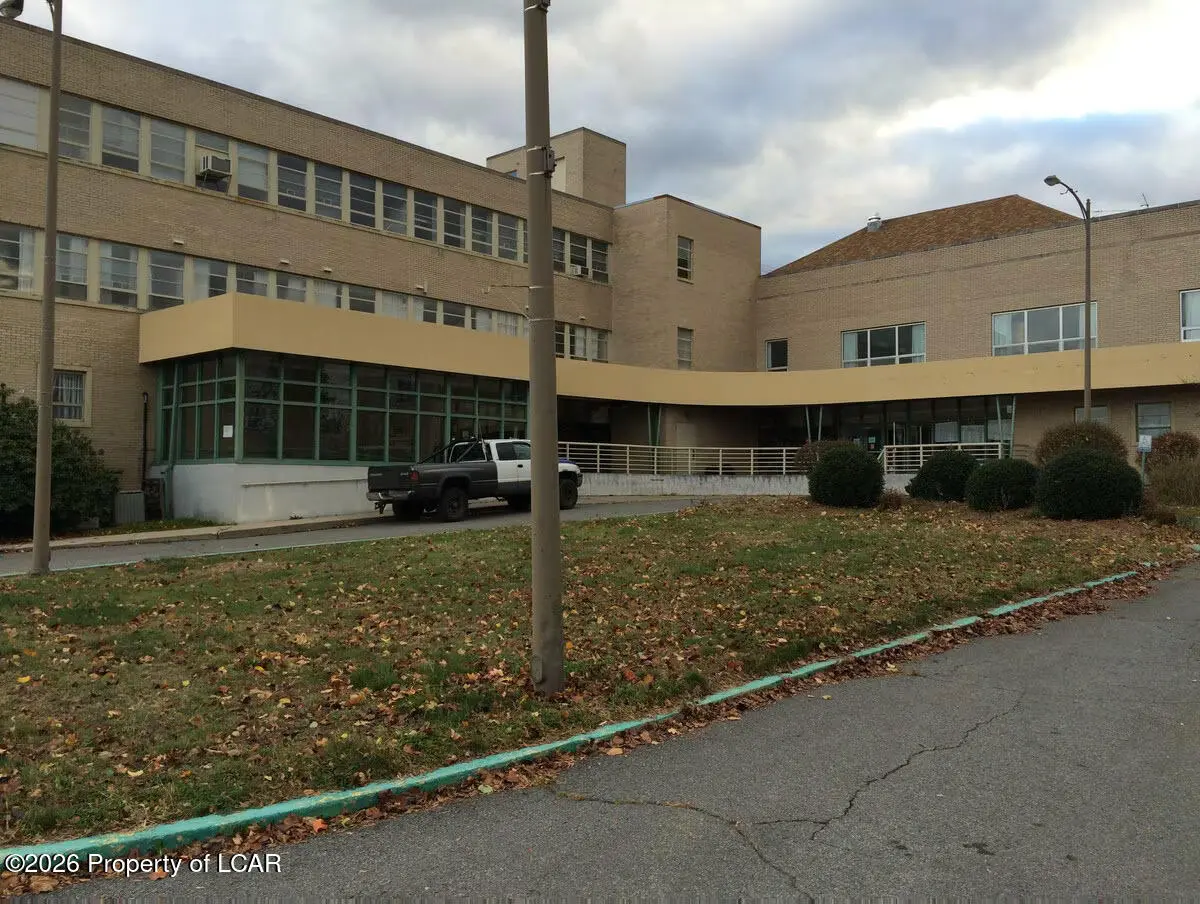 128 W Washington Street, Nanticoke - 10 bath - 125 SF