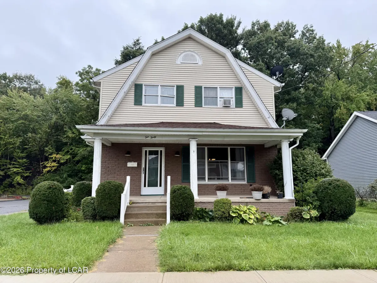 1040 Russell Street, Avoca - 3 bed - 2 bath - 1,500 SF