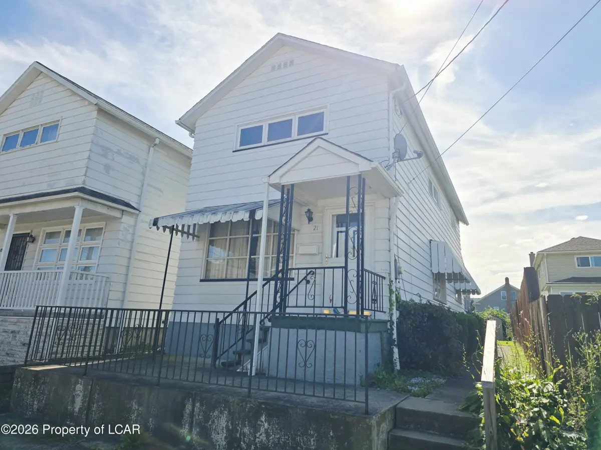 21 W Grand Street, Nanticoke - 3 bed - 1 bath - 1,280 SF