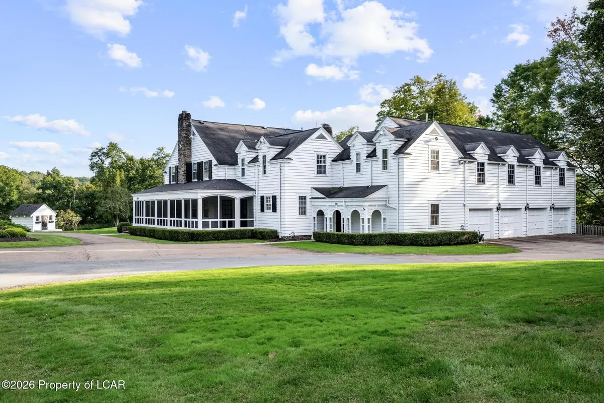 2037 W La Plume Road, Dalton - 6 bed - 5 bath - 6,157 SF