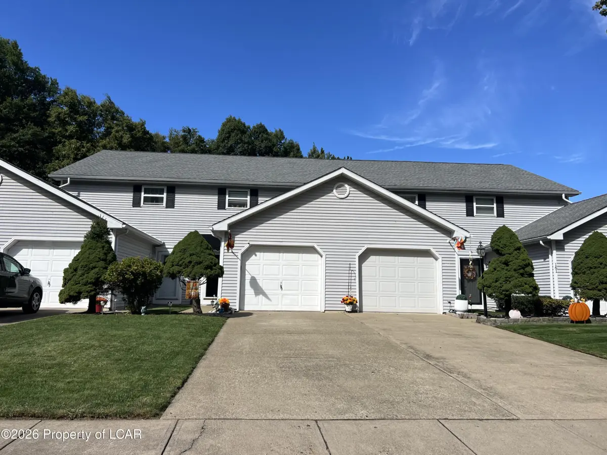 165 Red Fox Lane, Hanover Township - 2 bed - 3 bath - 1,660 SF