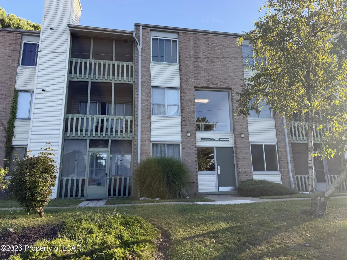 1704 Summit Pointe, Scranton in Scranton