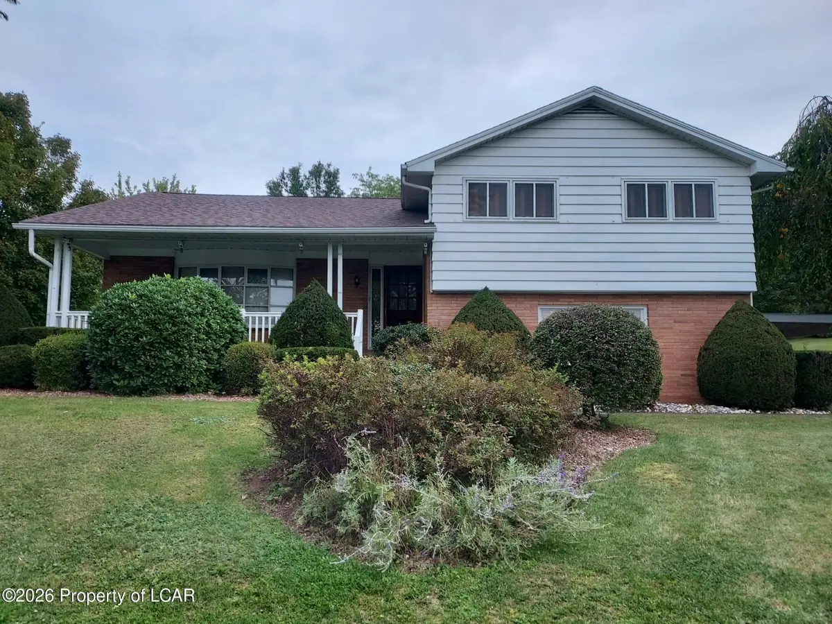 35 E Butler Drive, Drums - 4 bed - 2 bath - 2,268 SF