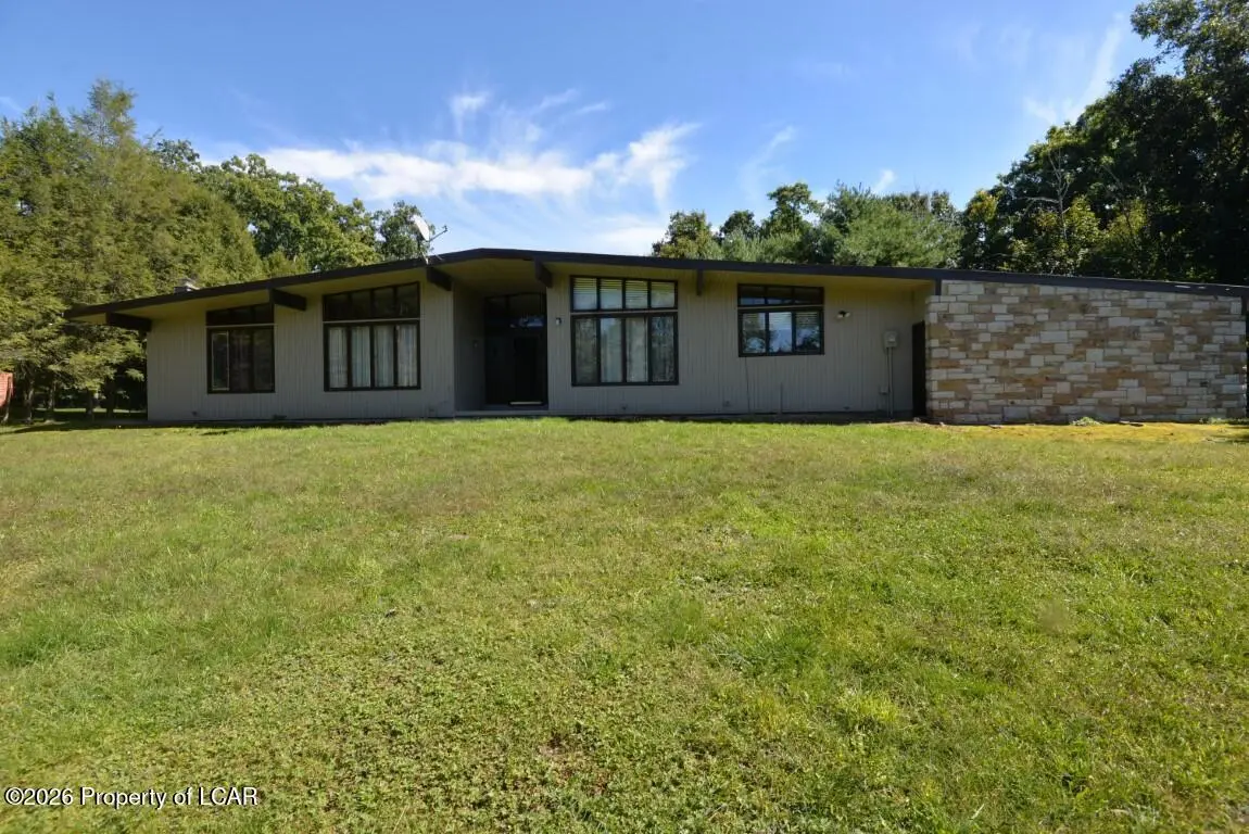 48 Yeager Road, Mountain Top - 3 bed - 2 bath - 1,952 SF