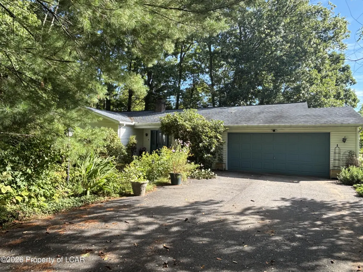 166 Brookhill Road, Sugarloaf - 3 bed - 2 bath - 2,105 SF